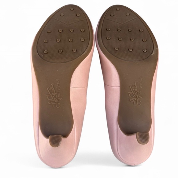 LifeStride Parigi Pumps in a soft  blush blossom Low-Heel Pumps - Picture 9 of 14